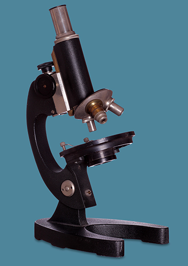 Old microscope suggests looking at things in close detail